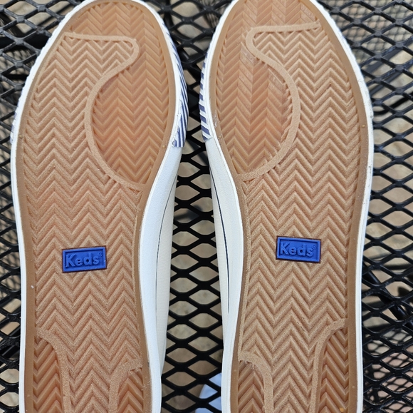 White Keds canvas Jump Kick Sneakers size 11 brand new never worn - Picture 4 of 8